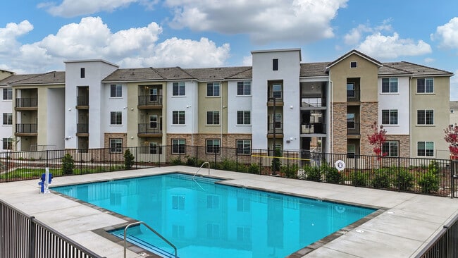 Photo - Gardens at Bella Breeze