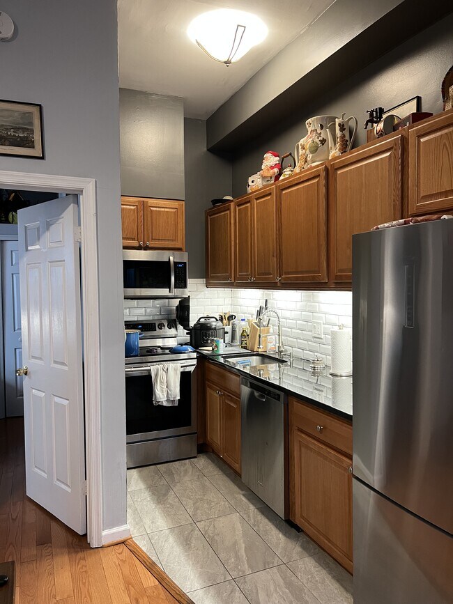 Photo - 2119 N St NW Unit 3