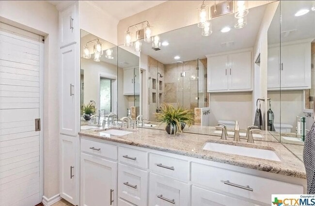 Photo - 3069 Summit Dr