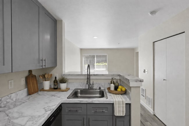 Excalibur Apartment Homes