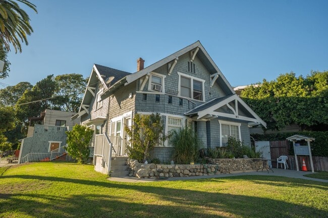 Building Photo - 501 W 8th St Unit 803-1