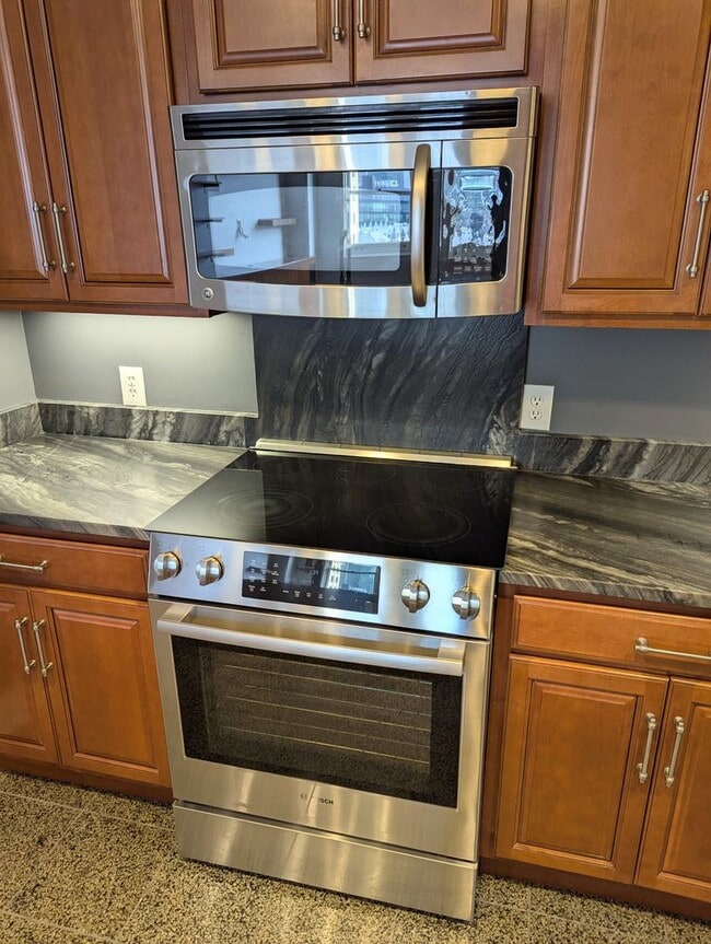 Photo - Spacious 1 Bedroom 1.5 Bathroom Downtown Condo