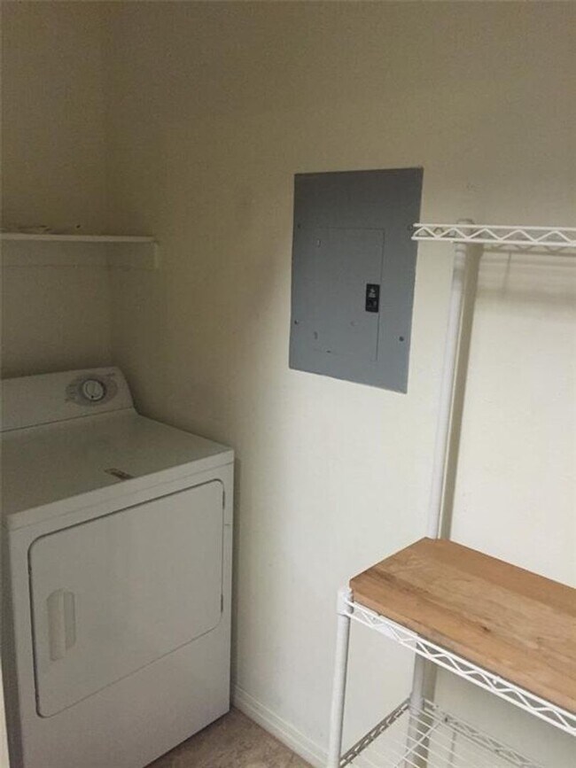 Photo - 2712 San Pedro St Unidad B