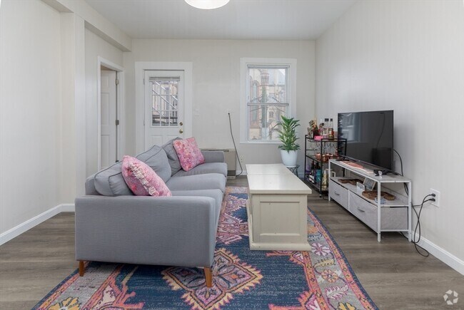 Building Photo - 100 H St Unit 2 Rental