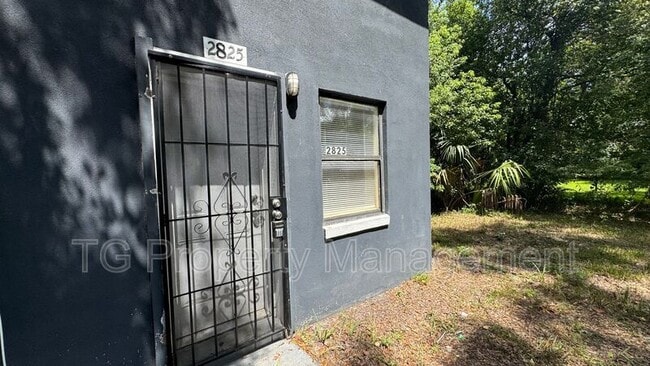 Photo - 2825 Moncrief Rd