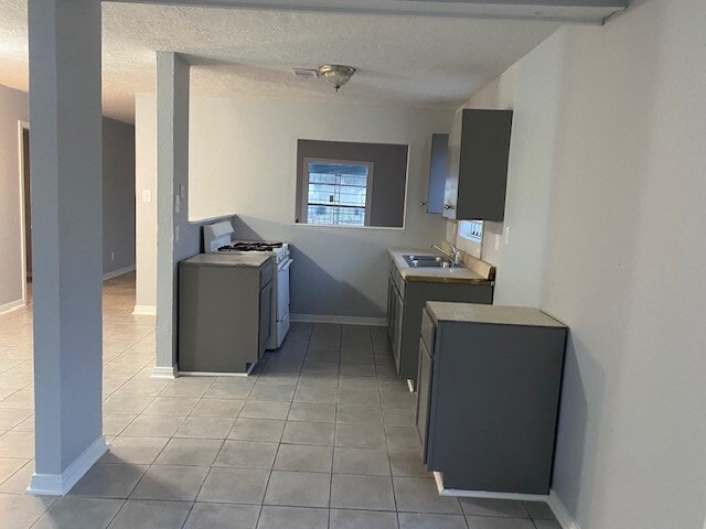 Photo - 7202 Shotwell St