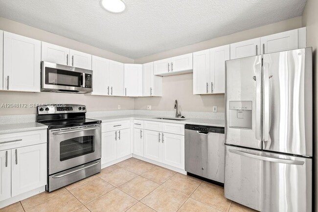 Photo - 1542 N Lawnwood Cir