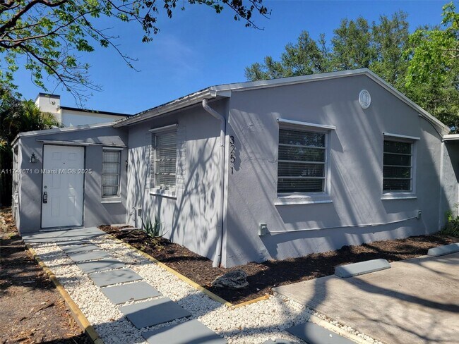 Photo - 325 SW 14th Ct Apartment Unit A