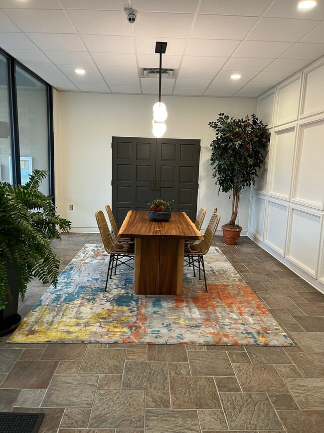 Photo - 619 King St Unit 402