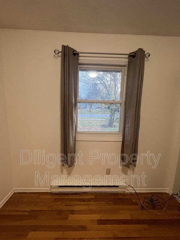 Photo - 1556 Redwood Dr