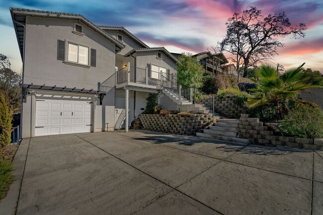 Building Photo - Copperopolis 3 Bd. / 2 Ba. Lake Access Fur... Rental