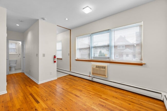 Photo - 239 Crescent Ln Unit 1