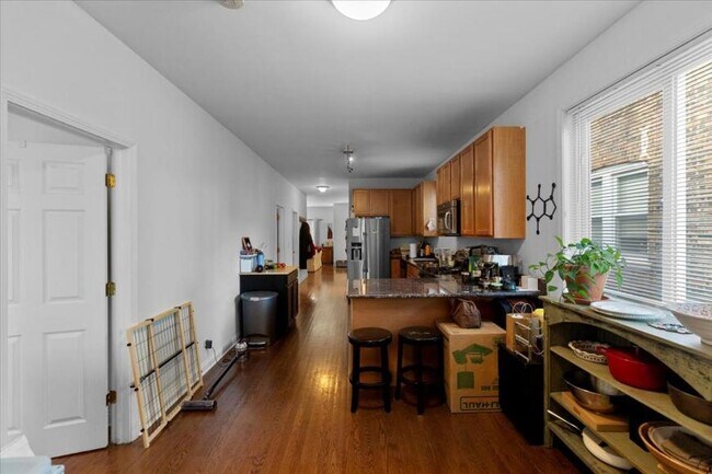 Photo - 3 bedroom in Chicago IL 60647 Unidad 1