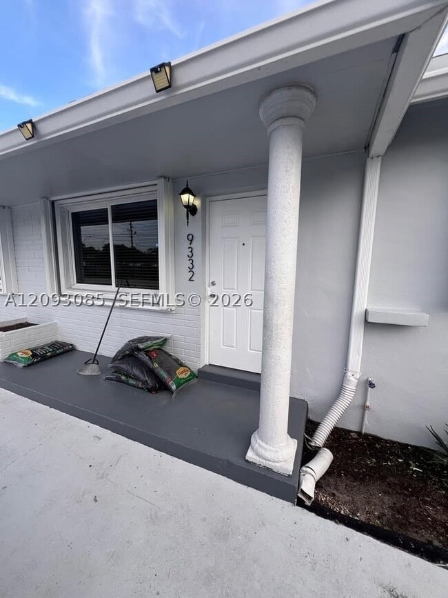 9332 SW 40th St Unit 9332