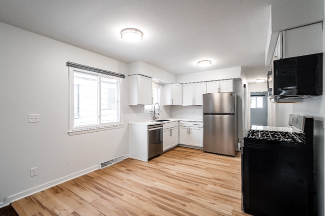 Photo - 638 S 66th St Unit Upper