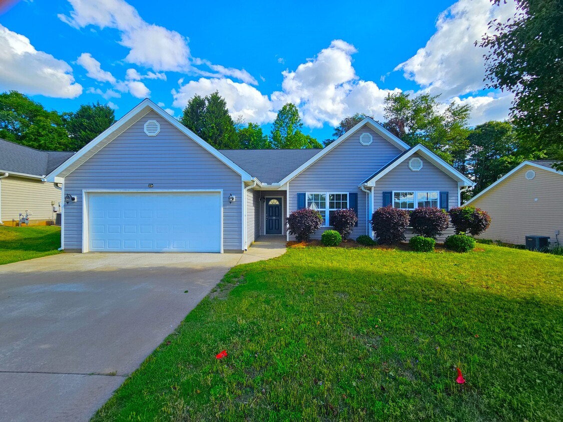 Photo - 35 Waukegan Way (Taylors, SC)