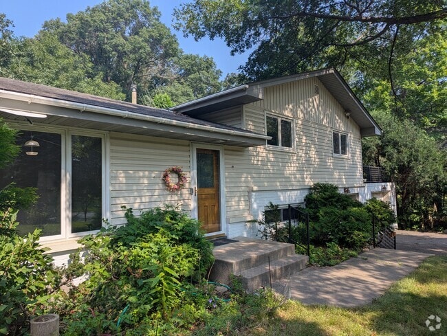 Building Photo - 7202 Shannon Dr Rental