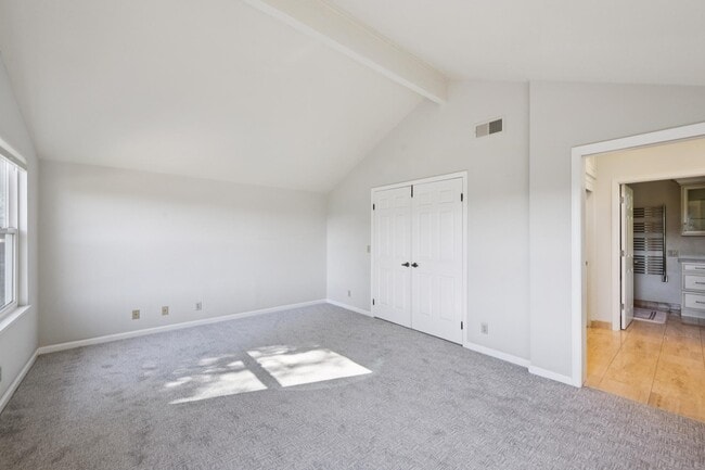 52 Woodleaf Ct