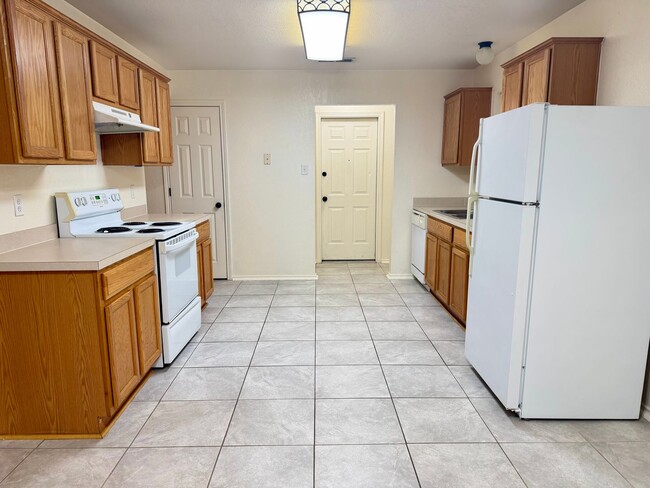 Photo - 1215 E Avenue H