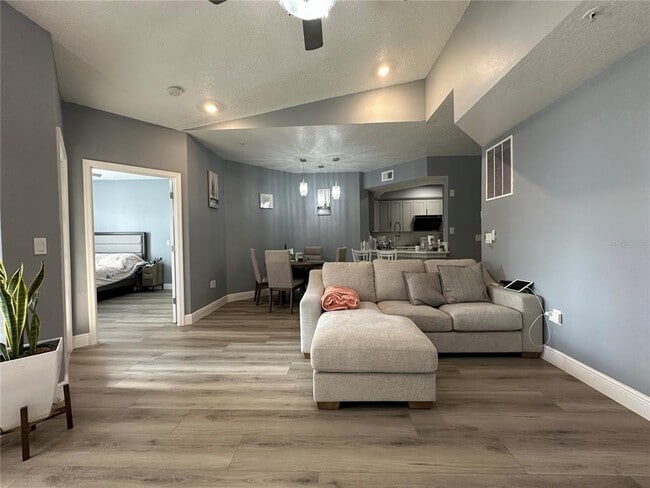 Building Photo - 5554 Metrowest Blvd Unit 4-312 Rental