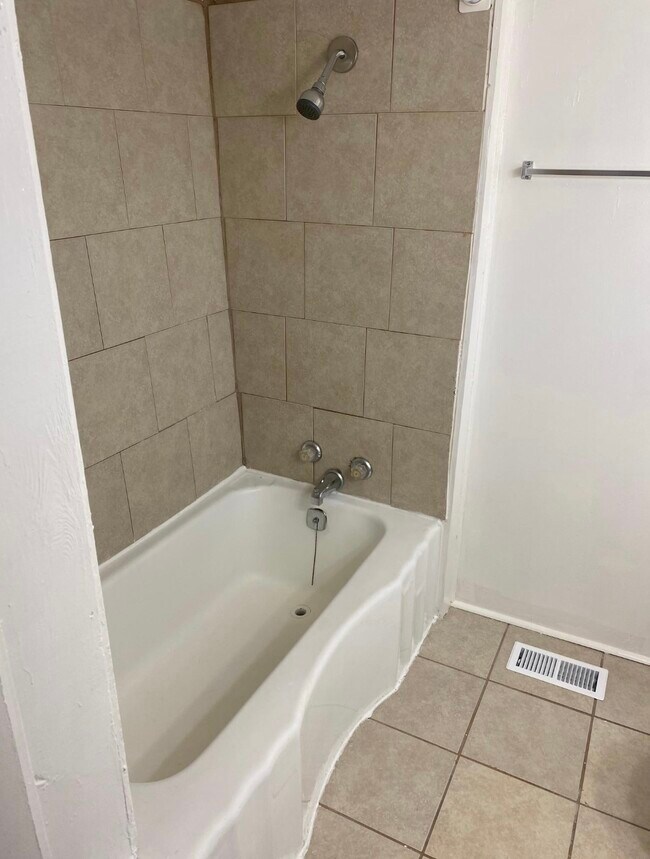 Photo - 25 James P Brawley Dr NW Unidad B