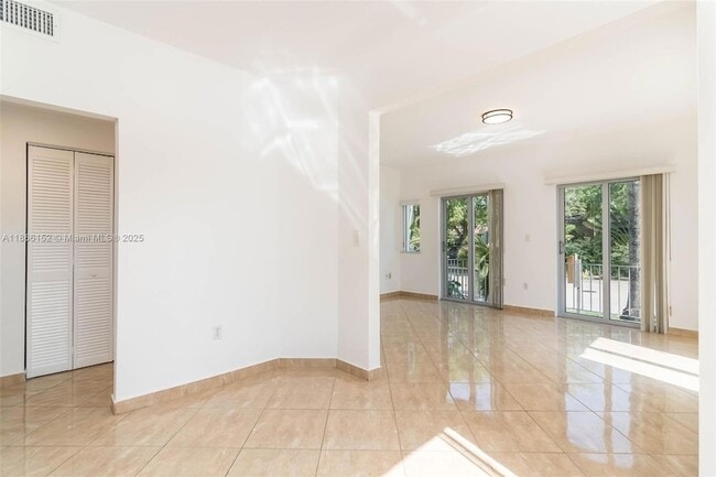 Building Photo - 694 NE 76th St Unit 2 Rental