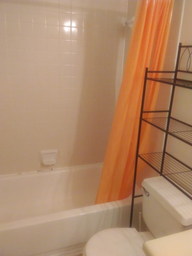 Photo - 2 Bedroom/ 2 Bath at Tradewinds in Metrowe...