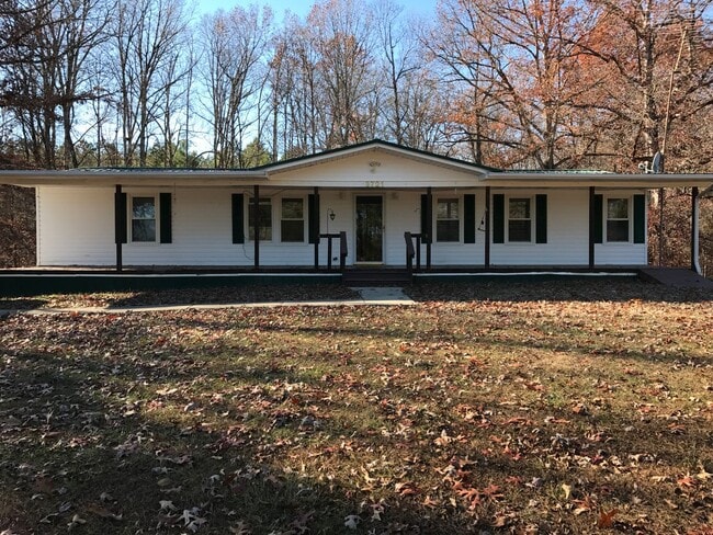 3BR Home in Maiden on 1.85 Acres - 3BR Home in Maiden on 1.85 Acres