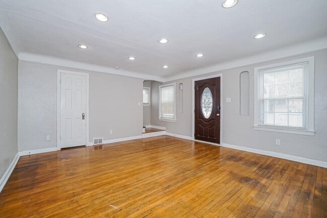 Photo - 651 Voelker Ave