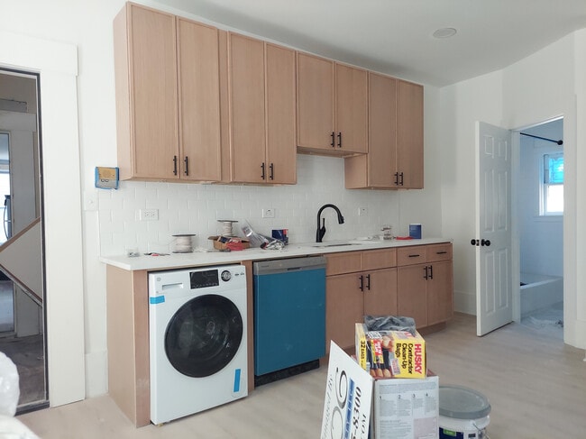 Building Photo - 2301 N Leavitt St Unit 1RR Rental