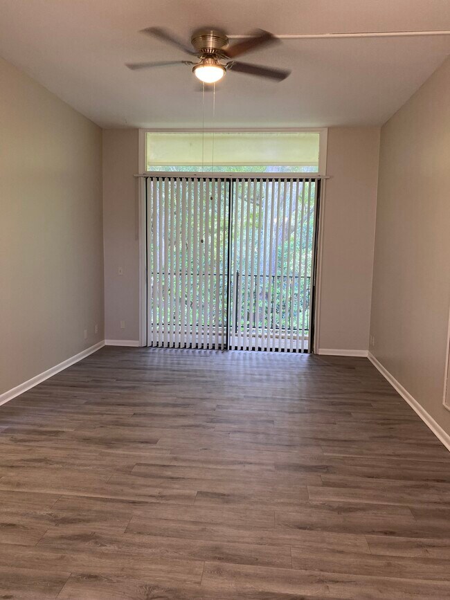 Photo - University Square Apartments