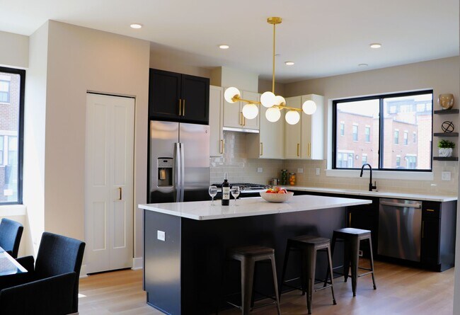 Photo - Lions Park Row