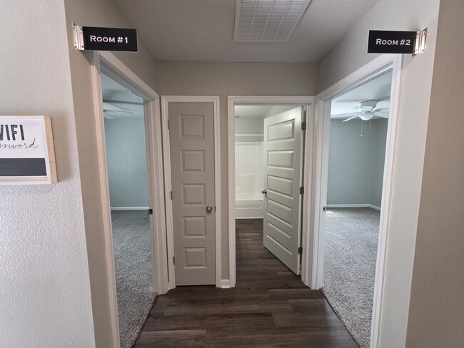 Photo - 3123 Van Day Way