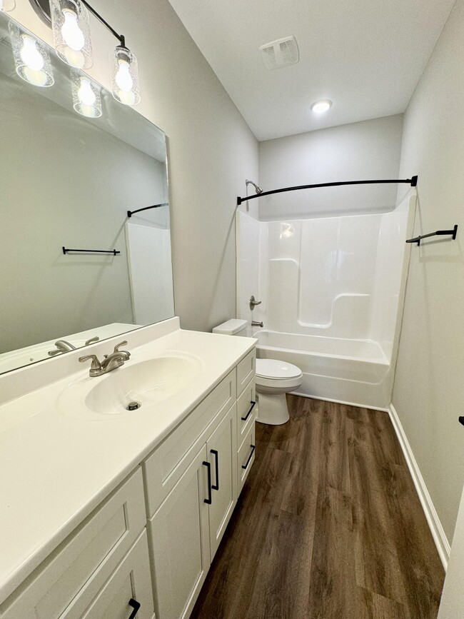 Photo - 100 Sidewinder Dr