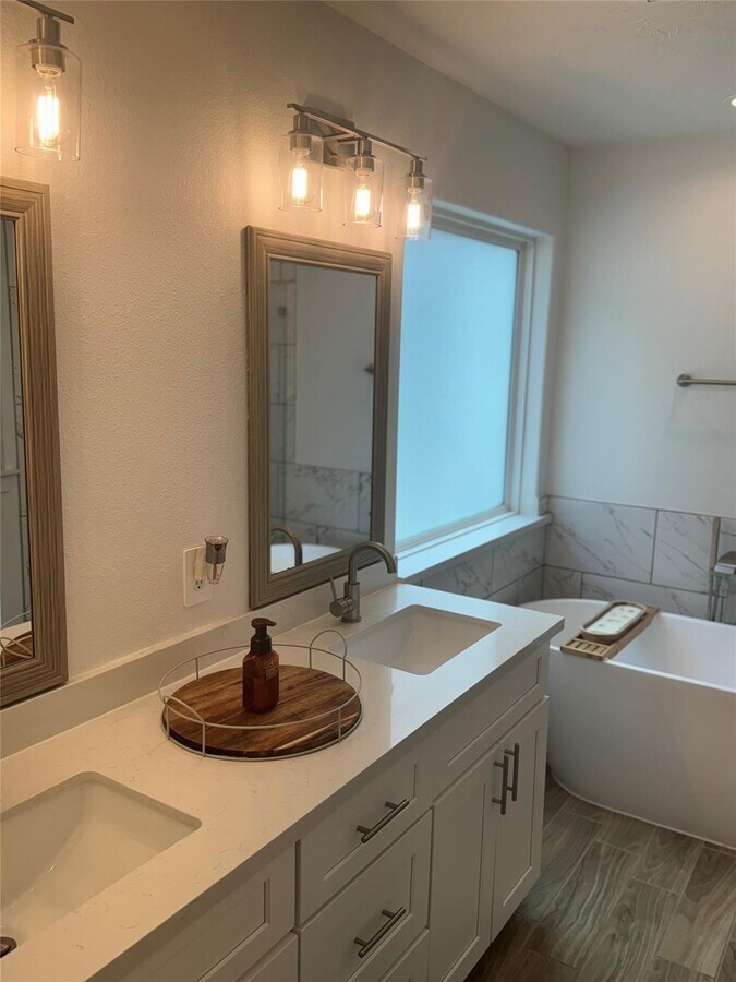 Photo - 7245 Conley St