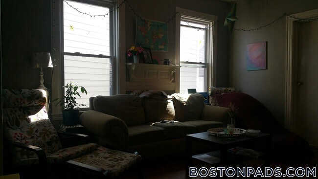 Photo - 3 Kinnaird St Unit 2