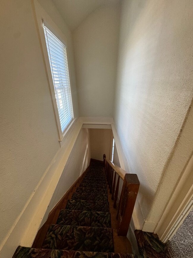 Photo - Open and bright upstairs 1 bed one bath unit in downtown Grass Valley!