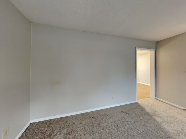 Photo - 1207 Greenfield Dr