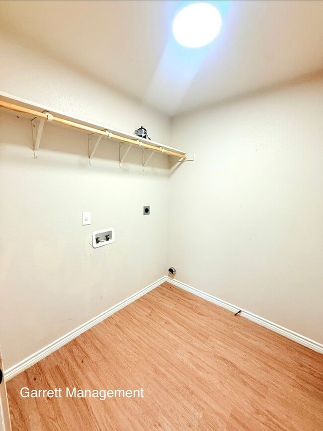 Photo - 1203 E Ave G