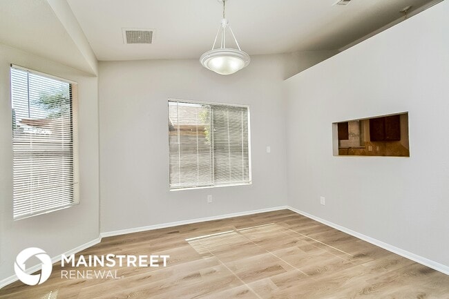 Photo - 1659 Oakhaven Pl