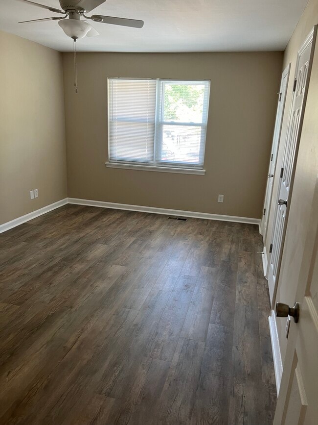 Photo - 117 Langley Dr
