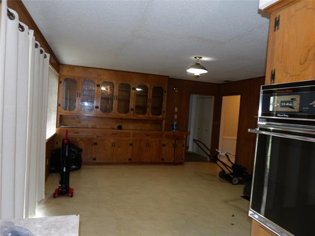 Photo - 205 Larkspur Ln