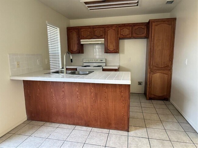 Photo - 10 Umbel St Unit C