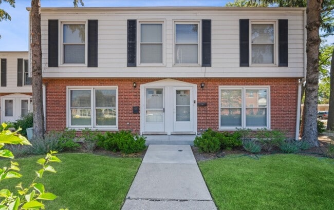 Building Photo - 901 Waukegan Rd Unit B