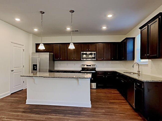 Photo - 1124 Bentley Pl