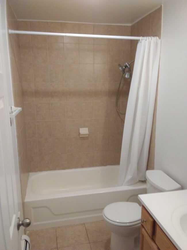 Photo - 538 Creekwood Ct Unit A
