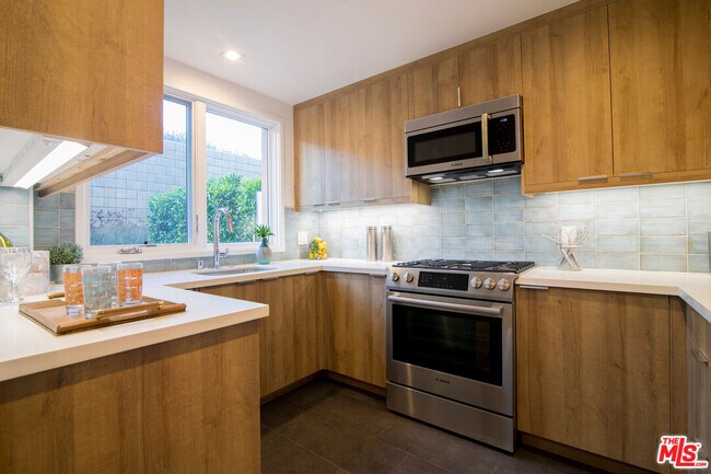 Photo - 1015 Figueroa Terrace Unit 20