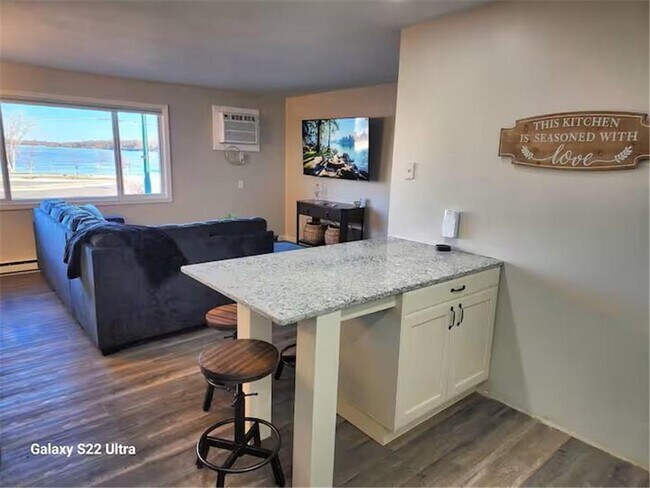 Photo - 114 Lake Ave S Unit 16