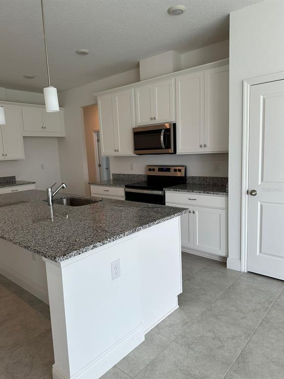 Photo - 19044 Blueleaf St