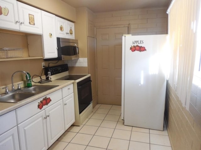 Kitchen - 1321 N 48th Pl